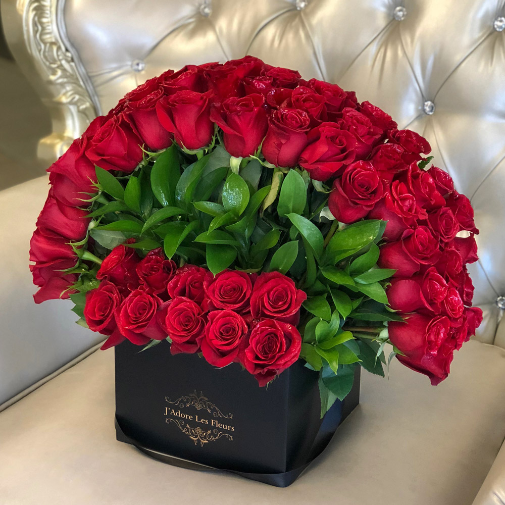Signature Rounded Standing Rose Box
