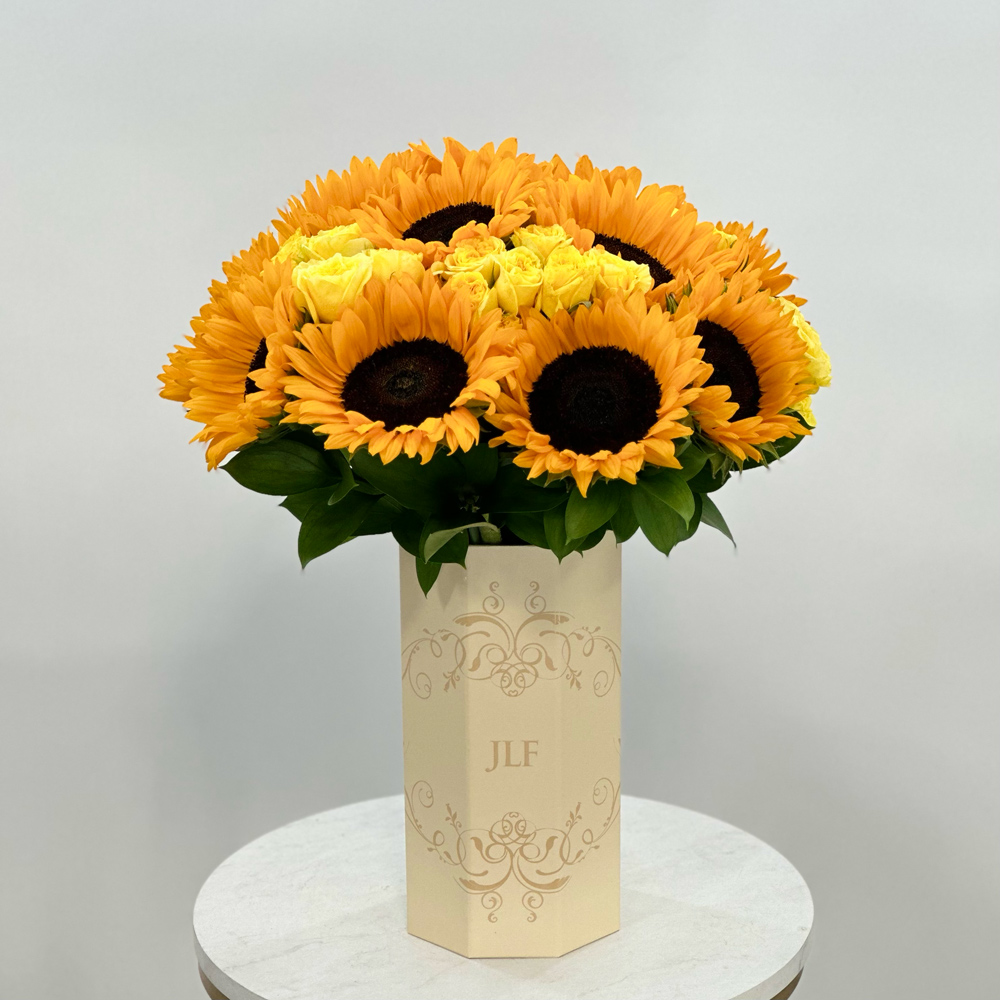 Sunflowers in Vase À Fleurs