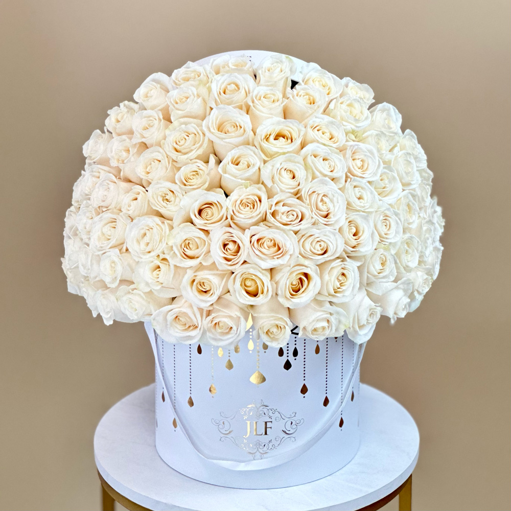 Signature Roses in Chandelier Box