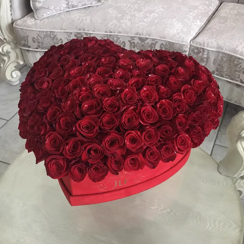 Jadore 150 Roses In a Heart