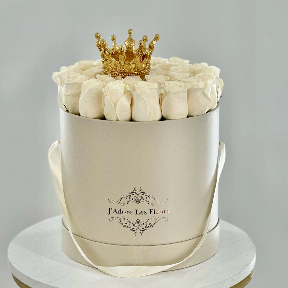 Queen Yelena Rose Box