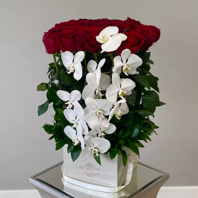 Jadore Standing Red Roses and Orchids
