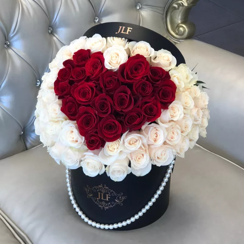 Jadore Signature Heart Rose Box With Pearl Handle