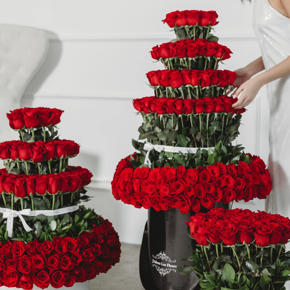 Standing 300 Roses In Jumbo
