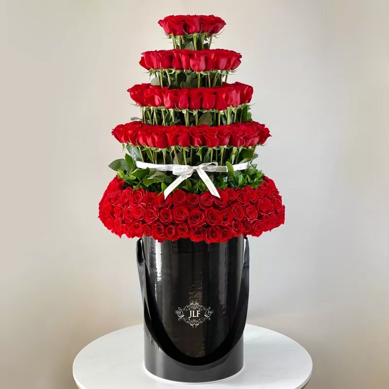 Jadore Standing 300 Roses In Jumbo