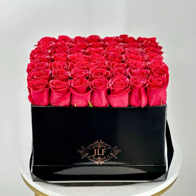 Jadore Yelena Roses in Large Square Box