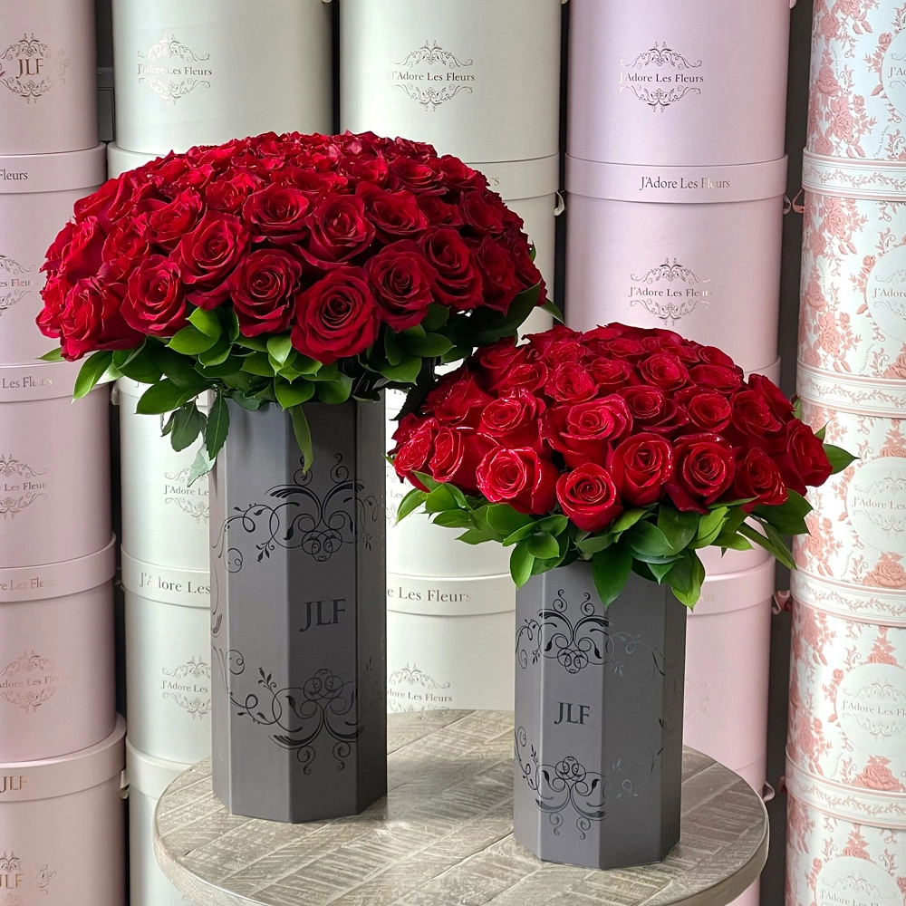 Classic Roses in Vase à Fleurs