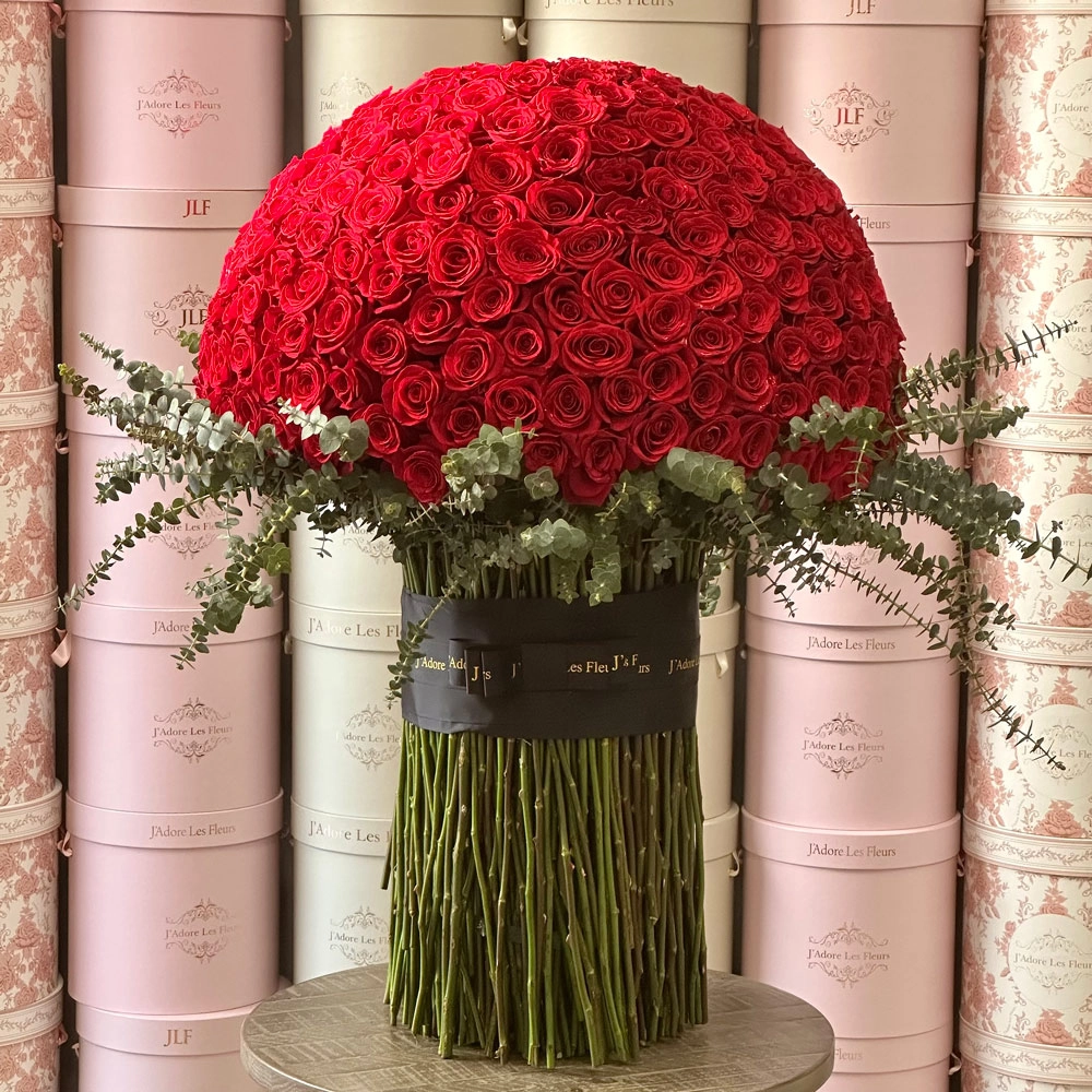 300 JLF Standing Rose Bouquet