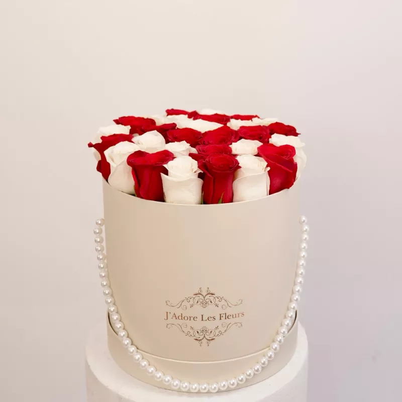 Jadore Yelena Red And White Rose Box