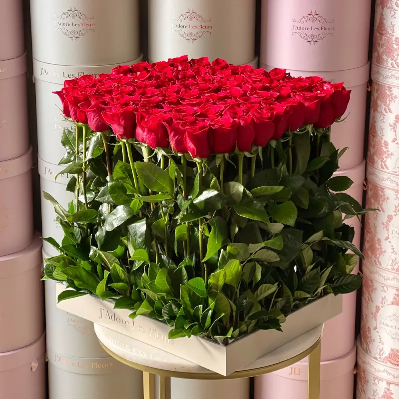 Jadore Standing Roses in Luxury Tray