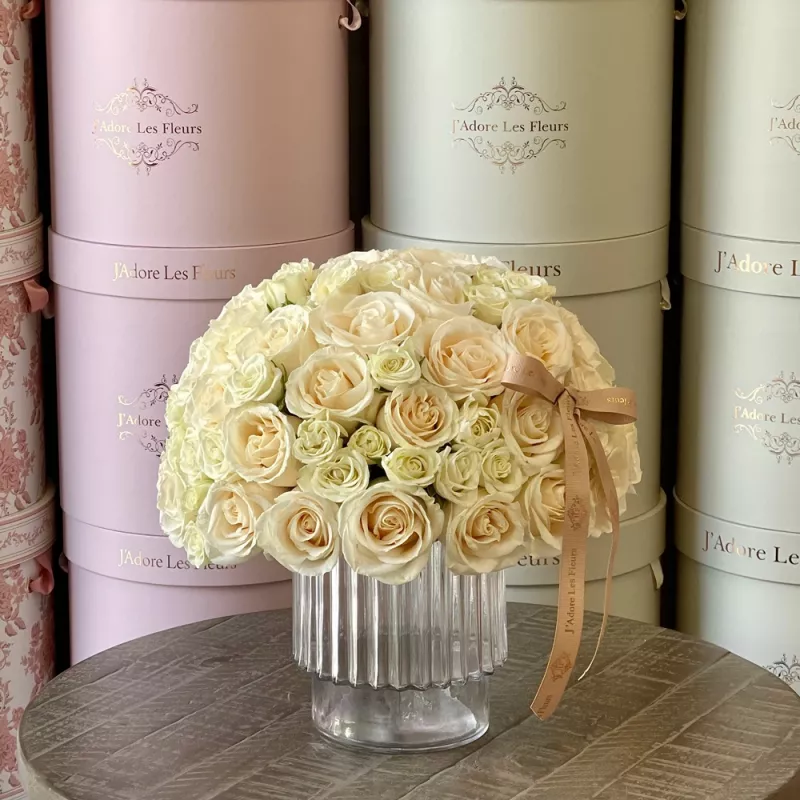 Jadore Posh and Pearl in Small Vase