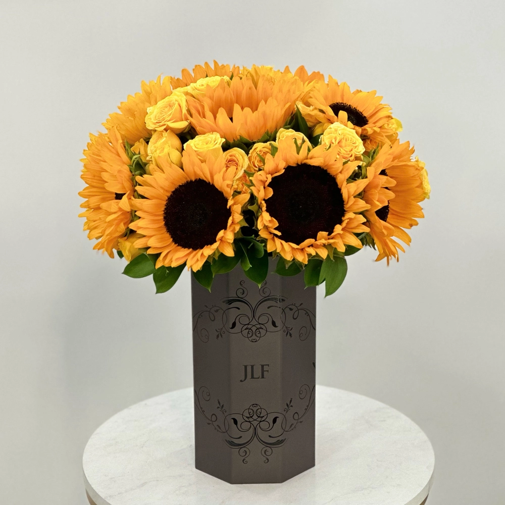 Sunflowers in Vase À Fleurs