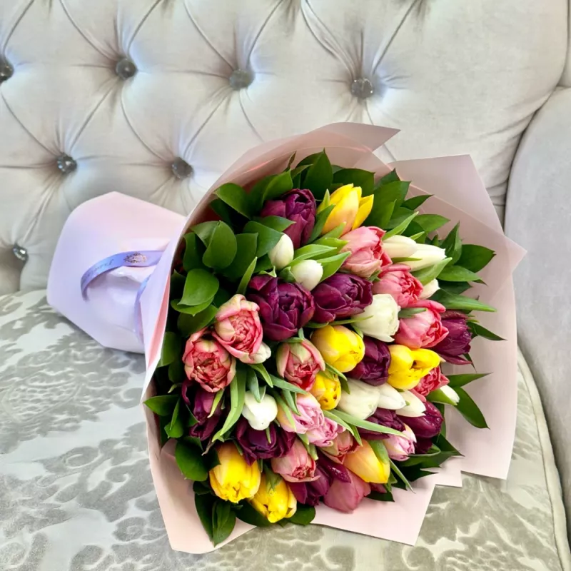 Jadore Pretty Petite Tulip Hand-Tied Bouquet