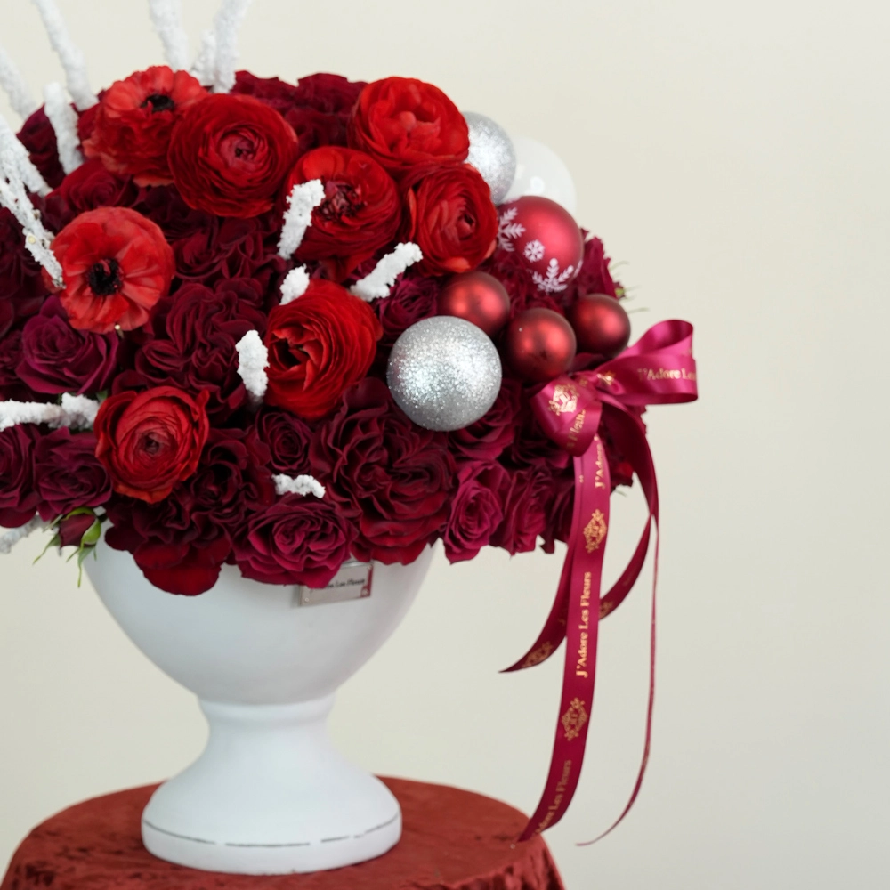 Scarlet Holiday Dream