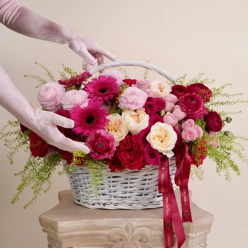 Jadore Her Large Bloom Basket